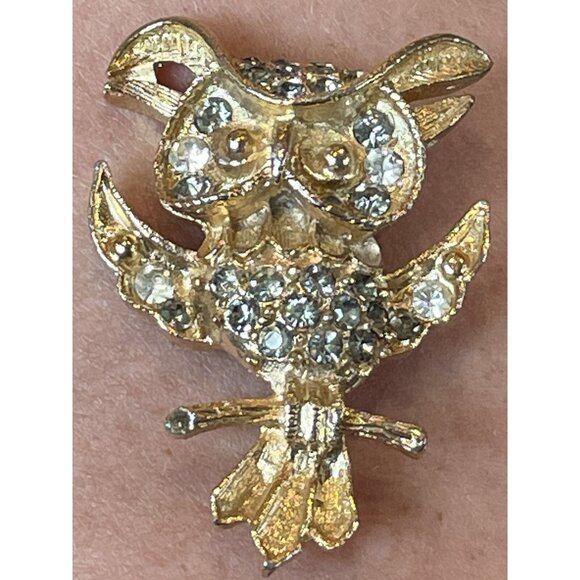 Vintage Coro Brooch Owl Rhinestone Gold-Tone Flying Wings Out Rare - Picture 1 of 12